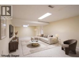 323 VICTORIA AVENUE - 29