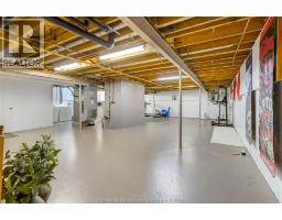 323 VICTORIA AVENUE - 32