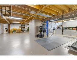 323 VICTORIA AVENUE - 35