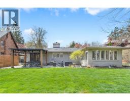 323 VICTORIA AVENUE - 38