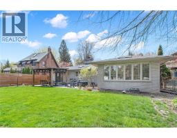 323 VICTORIA AVENUE - 39