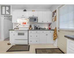 19 Thelma AVENUE - 19