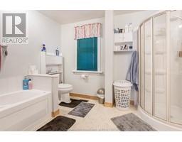 19 Thelma AVENUE - 21