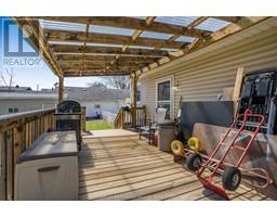 19 Thelma AVENUE - 27