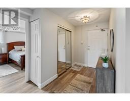 10 Van Allen AVENUE UnitNo. 402 - 10