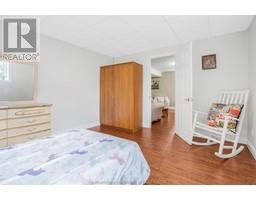 100 Manning DRIVE - 22