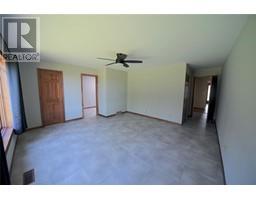 22410 Victoria ROAD - 21