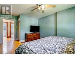 232 Chatham STREET South - 27