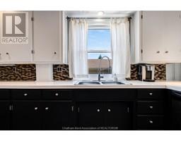 232 Chatham STREET South - 9