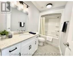 44 Churchill Park ROAD South West - 12