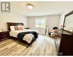44 Churchill Park ROAD South West - 9