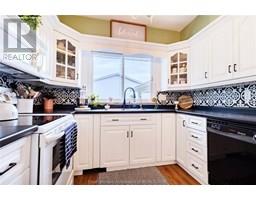 424 Gregory DRIVE East - 17