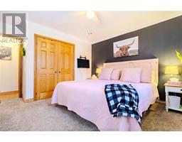 424 Gregory DRIVE East - 31
