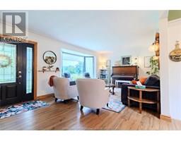 424 Gregory DRIVE East - 8