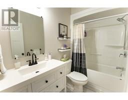 7 VENTURE CRESCENT - 16