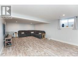 7 VENTURE CRESCENT - 22