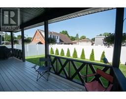 7 VENTURE CRESCENT - 32
