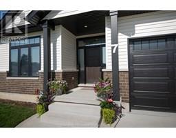 7 VENTURE CRESCENT - 4