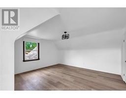 24 Simonton DRIVE - 32