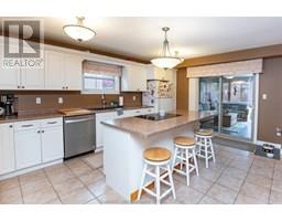 30 ORANGEWOOD BOULEVARD - 8