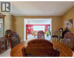 64 Parkwood DRIVE - 13