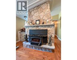 64 Parkwood DRIVE - 18