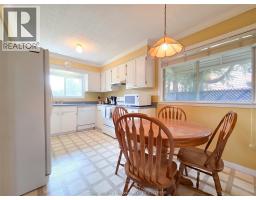 64 Parkwood DRIVE - 25