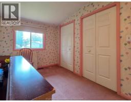 64 Parkwood DRIVE - 29