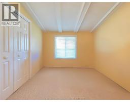 64 Parkwood DRIVE - 32