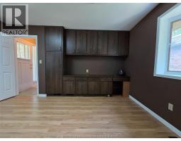 64 Parkwood DRIVE - 33