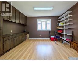 64 Parkwood DRIVE - 34