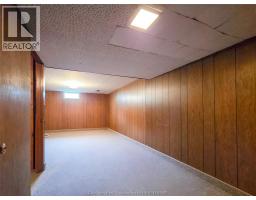 64 Parkwood DRIVE - 35