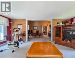 64 Parkwood DRIVE - 36