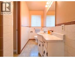 64 Parkwood DRIVE - 38