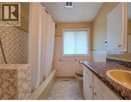 64 Parkwood DRIVE - 40