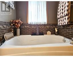 645 McNaughton AVENUE West - 35