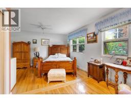 41 MAPLE STREET - 14