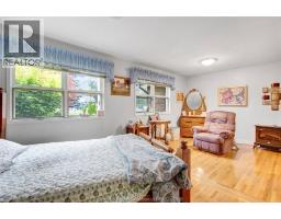 41 MAPLE STREET - 15