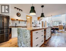 11 Victoria STREET - 16