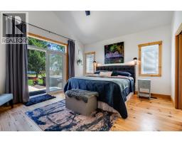 11 Victoria STREET - 17