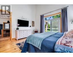 11 Victoria STREET - 18