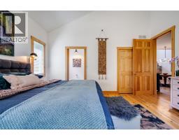 11 Victoria STREET - 19