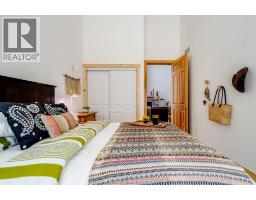 11 Victoria STREET - 23