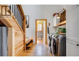 11 Victoria STREET - 26