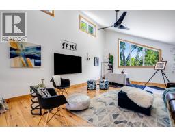 11 Victoria STREET - 28