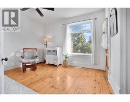 136 KING STREET South - 26