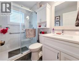70 DUNVEGAN DRIVE - 31