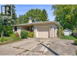 7 Lawson DRIVE - 2
