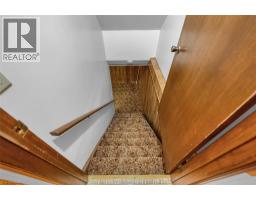 7 Lawson DRIVE - 27