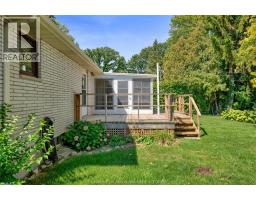7 Lawson DRIVE - 42